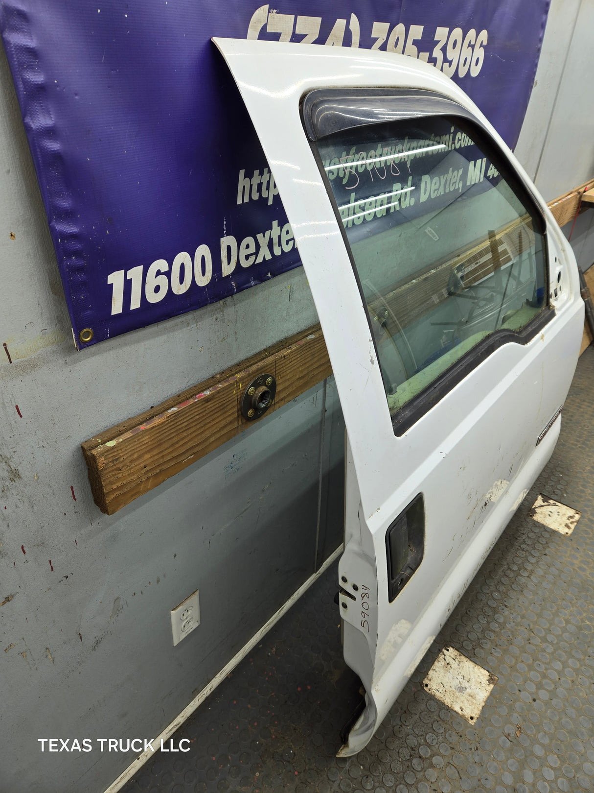 1999-2011 Ford Super Duty / Excursion Front Passenger RH Door F250 F350 F450 F550