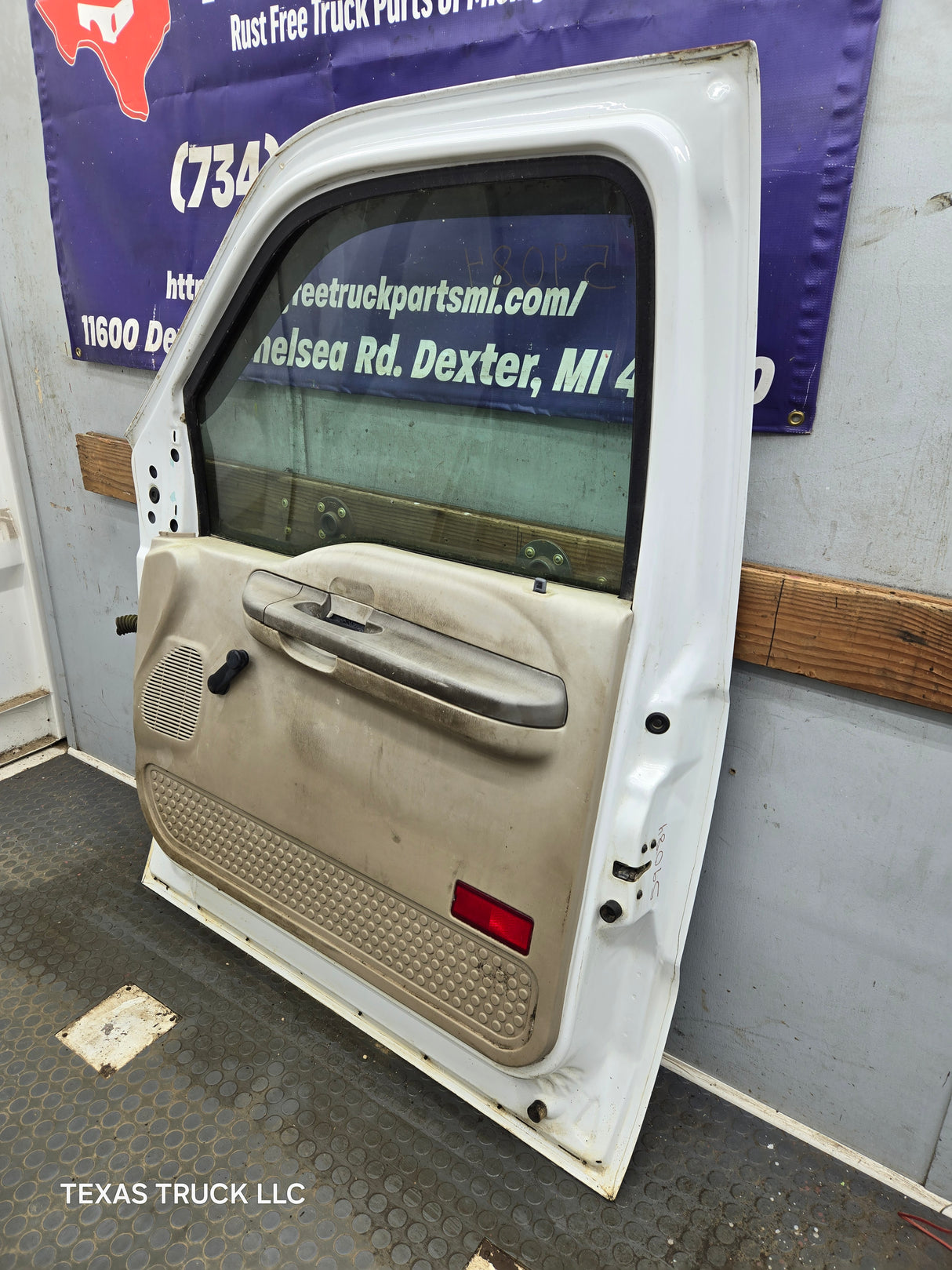 1999-2011 Ford Super Duty / Excursion Front Passenger RH Door F250 F350 F450 F550