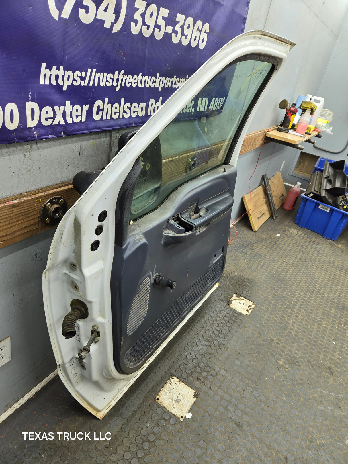 1999-2011 Ford Super Duty / Excursion Front Passenger RH Door F250 F350 F450 F550