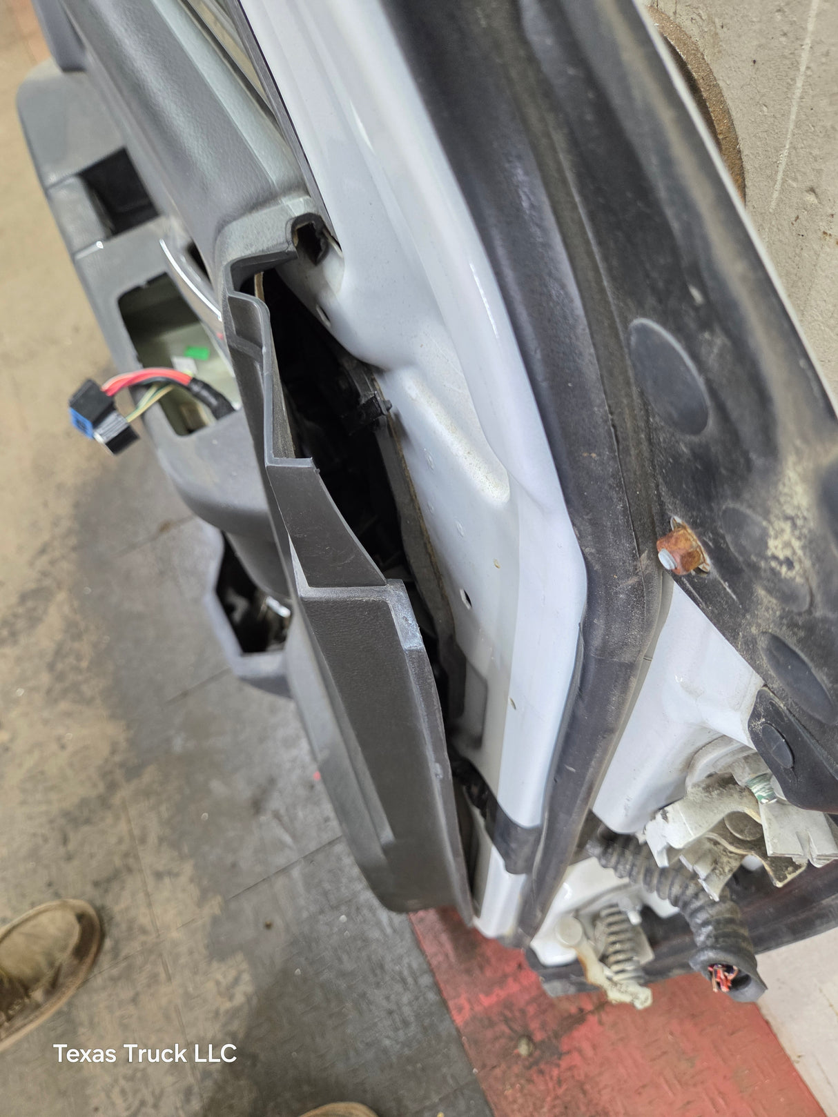 2009-2018 Dodge Ram 4th Gen Driver Side Front Quad/Crew Cab Door 1500 2500 3500 4500 5500