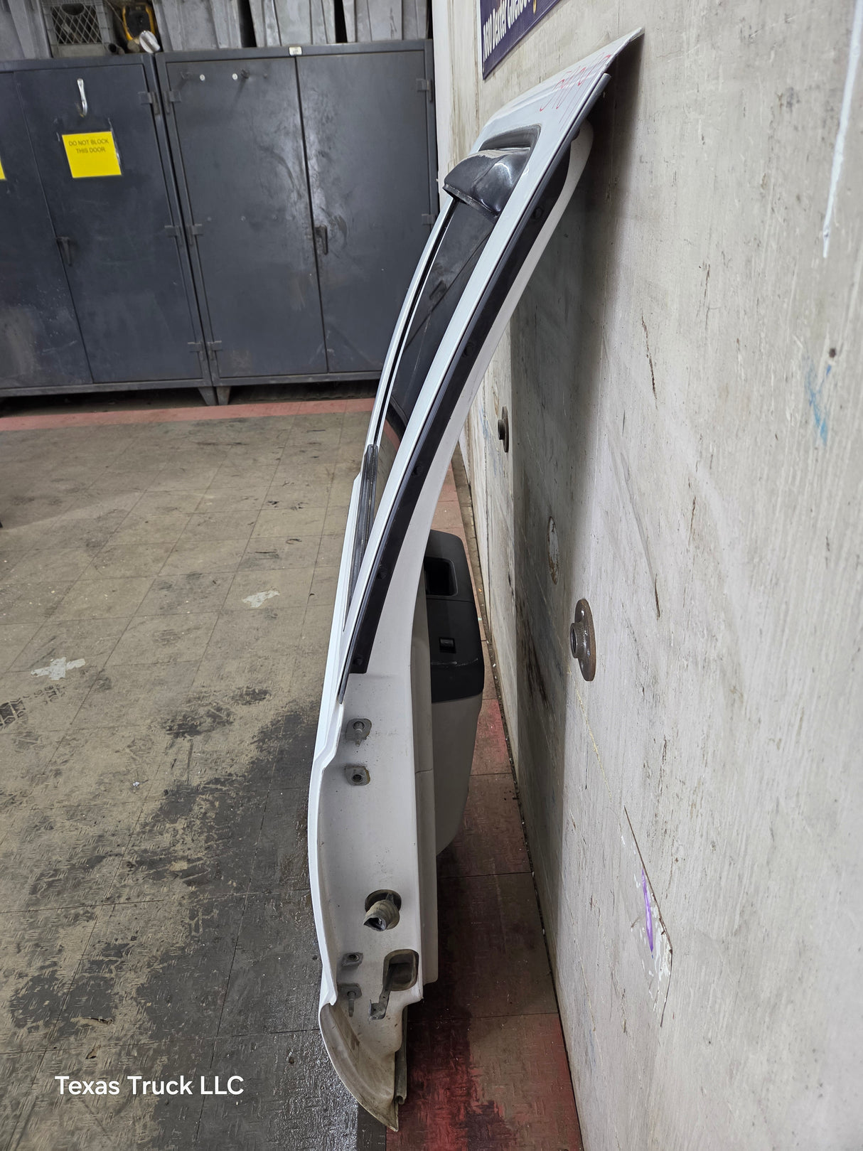 1999-2011 Ford Super Duty F250 F350 F450 F550 RH Crew Cab Passenger Side Rear Door
