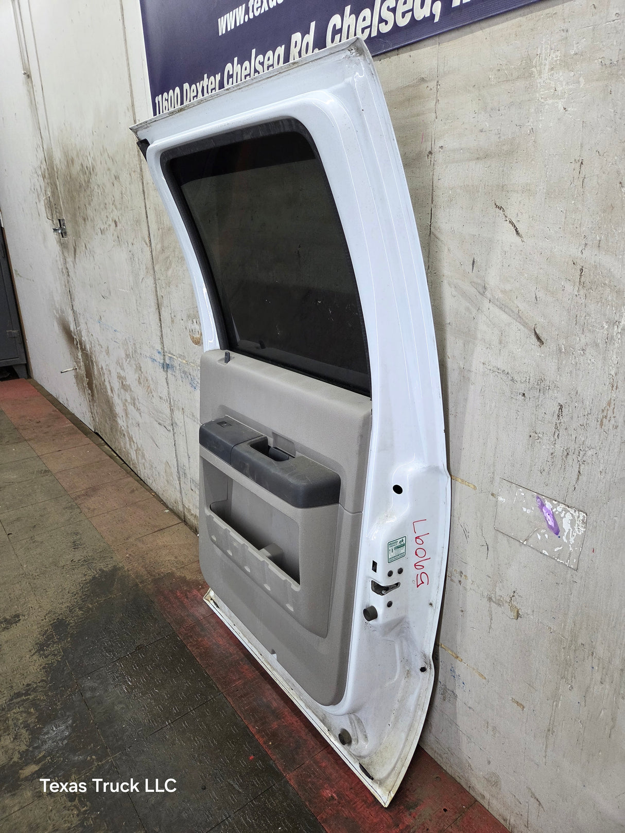 1999-2011 Ford Super Duty F250 F350 F450 F550 RH Crew Cab Passenger Side Rear Door