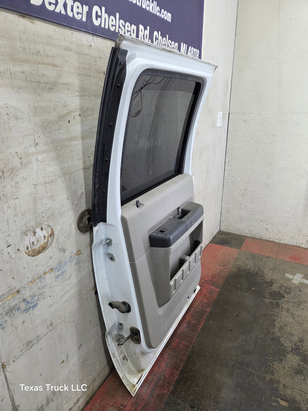 1999-2011 Ford Super Duty F250 F350 F450 F550 RH Crew Cab Passenger Side Rear Door