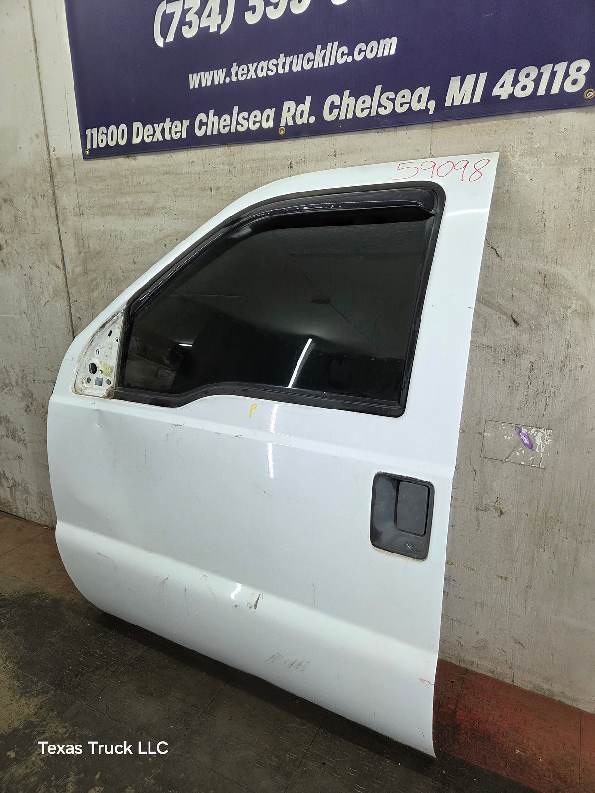 1999-2011 Ford Super Duty LH Driver Side Front Door F250 F350 F450 F550