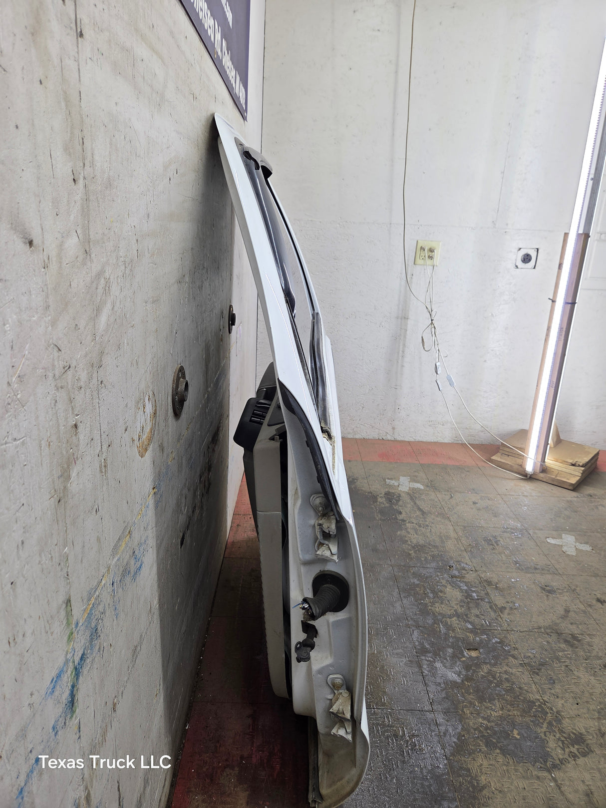 1999-2011 Ford Super Duty LH Driver Side Front Door F250 F350 F450 F550