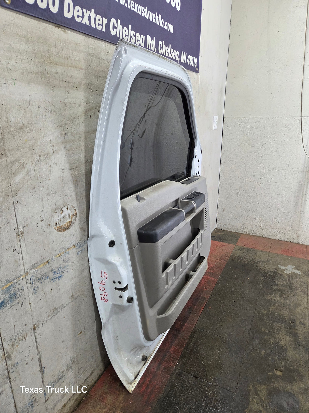 1999-2011 Ford Super Duty LH Driver Side Front Door F250 F350 F450 F550