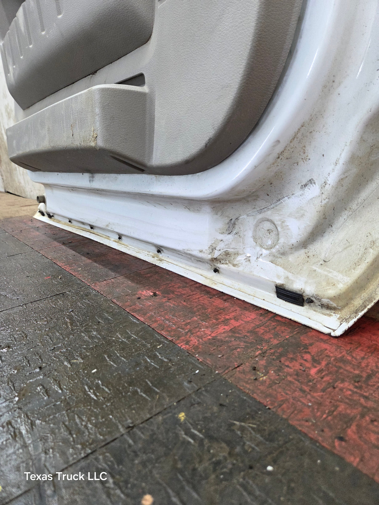 1999-2011 Ford Super Duty LH Driver Side Front Door F250 F350 F450 F550