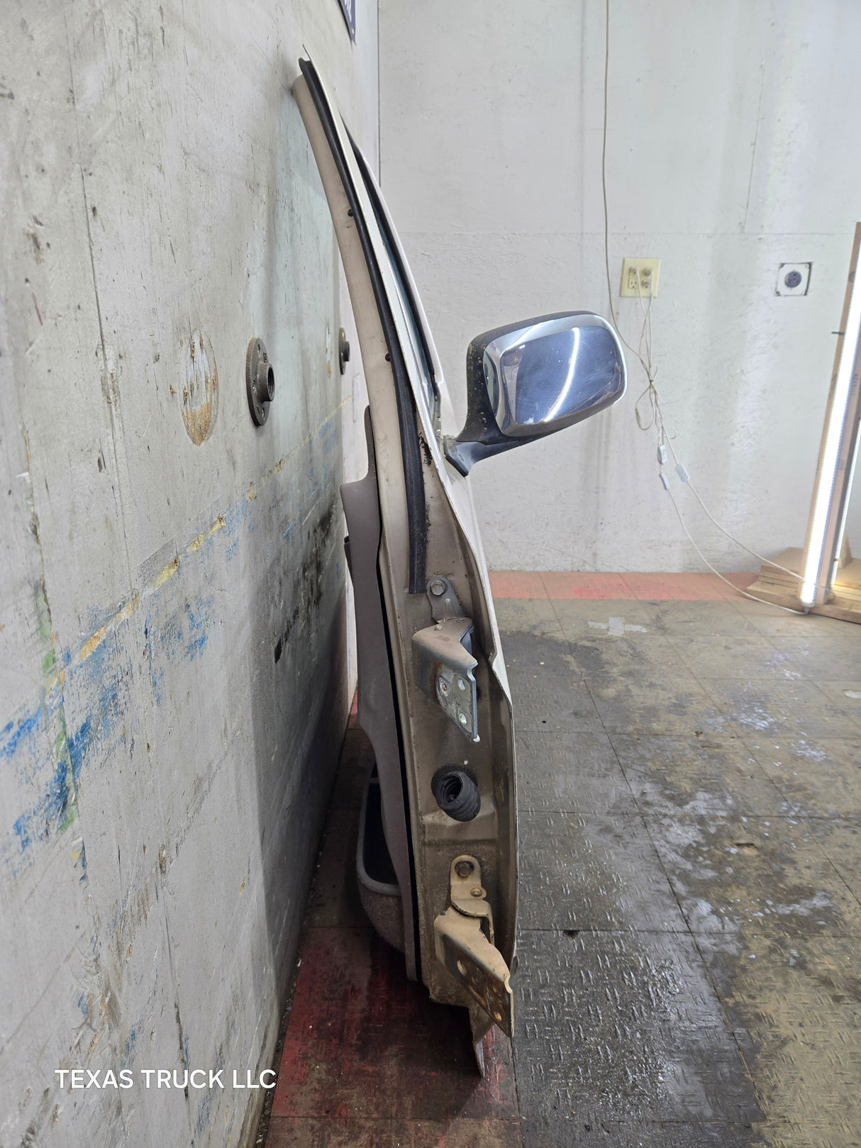 1987-1997 Ford F Series F250 F350 F450 F550 Driver Side Front Door LH