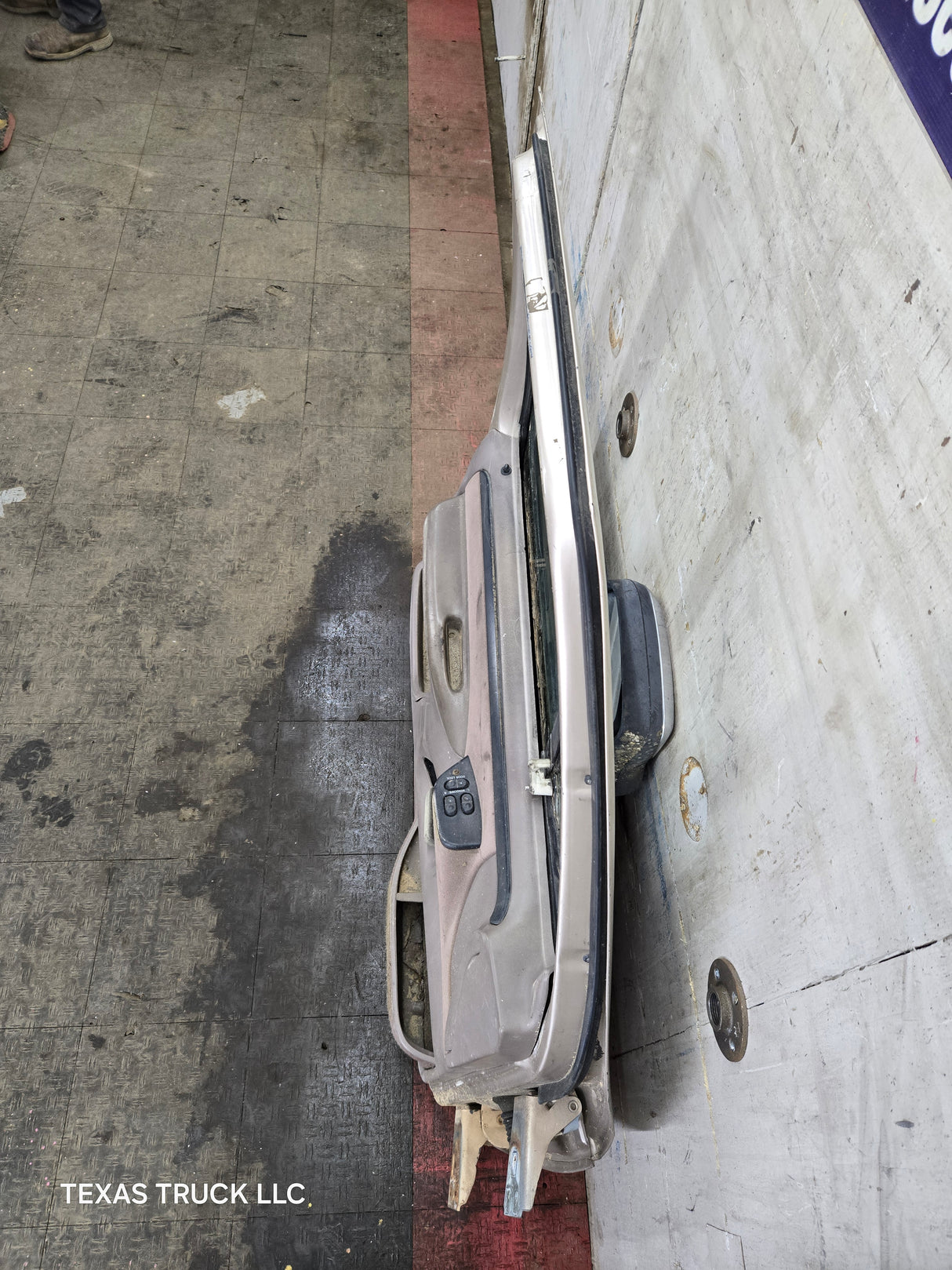 1987-1997 Ford F Series F250 F350 F450 F550 Driver Side Front Door LH