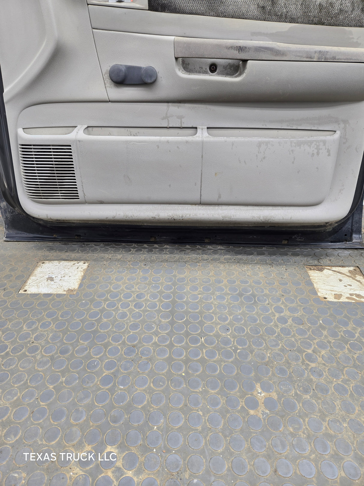 2001-2004 Dodge Dakota Passenger Side RH Front Door
