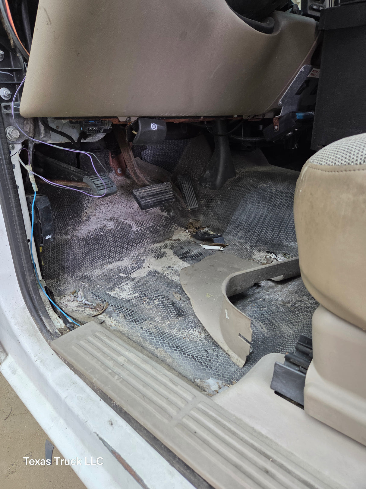 1999-2007 Chevrolet Silverado / GMC Sierra 1500 2500 HD 3500HD Regular Cab Body