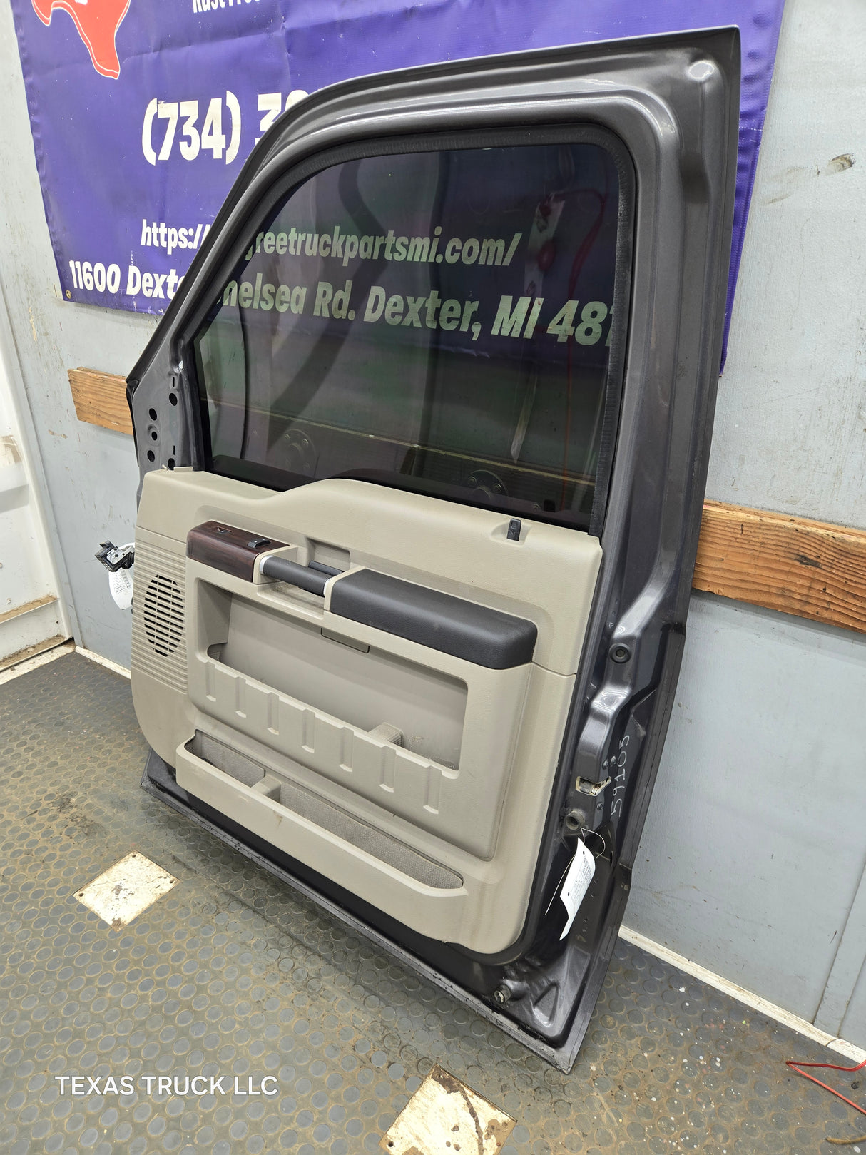 1999-2011 Ford Super Duty / Excursion Front Passenger RH Door F250 F350 F450 F550