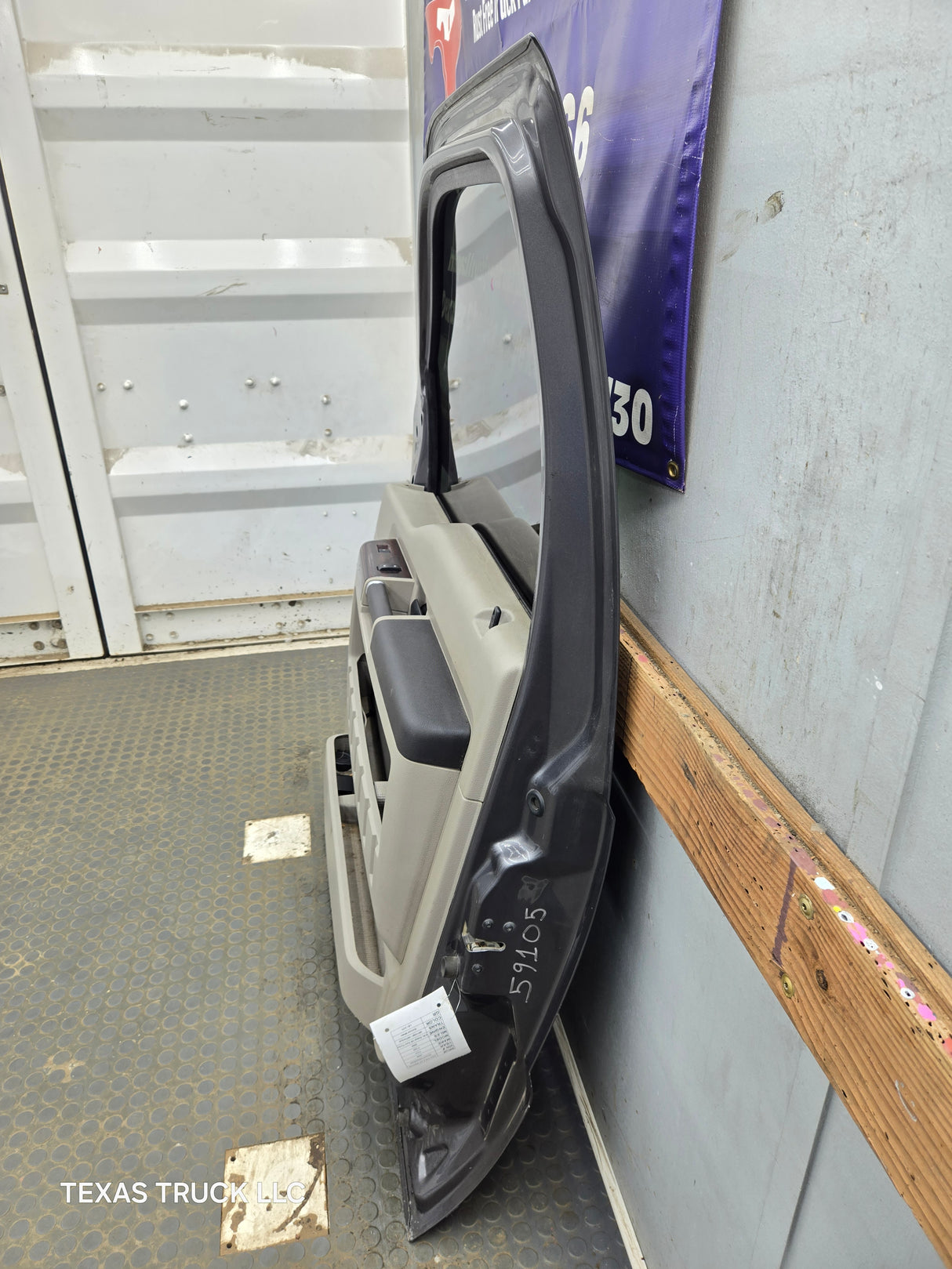 1999-2011 Ford Super Duty / Excursion Front Passenger RH Door F250 F350 F450 F550