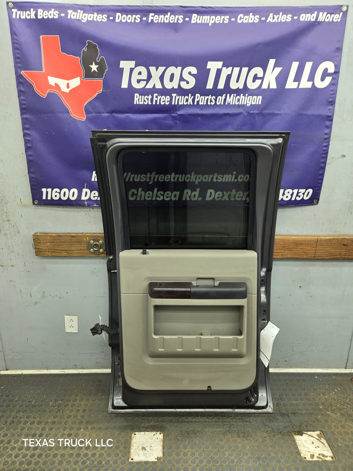 1999-2011 Ford Super Duty F250 F350 F450 F550 RH Crew Cab Passenger Side Rear Door