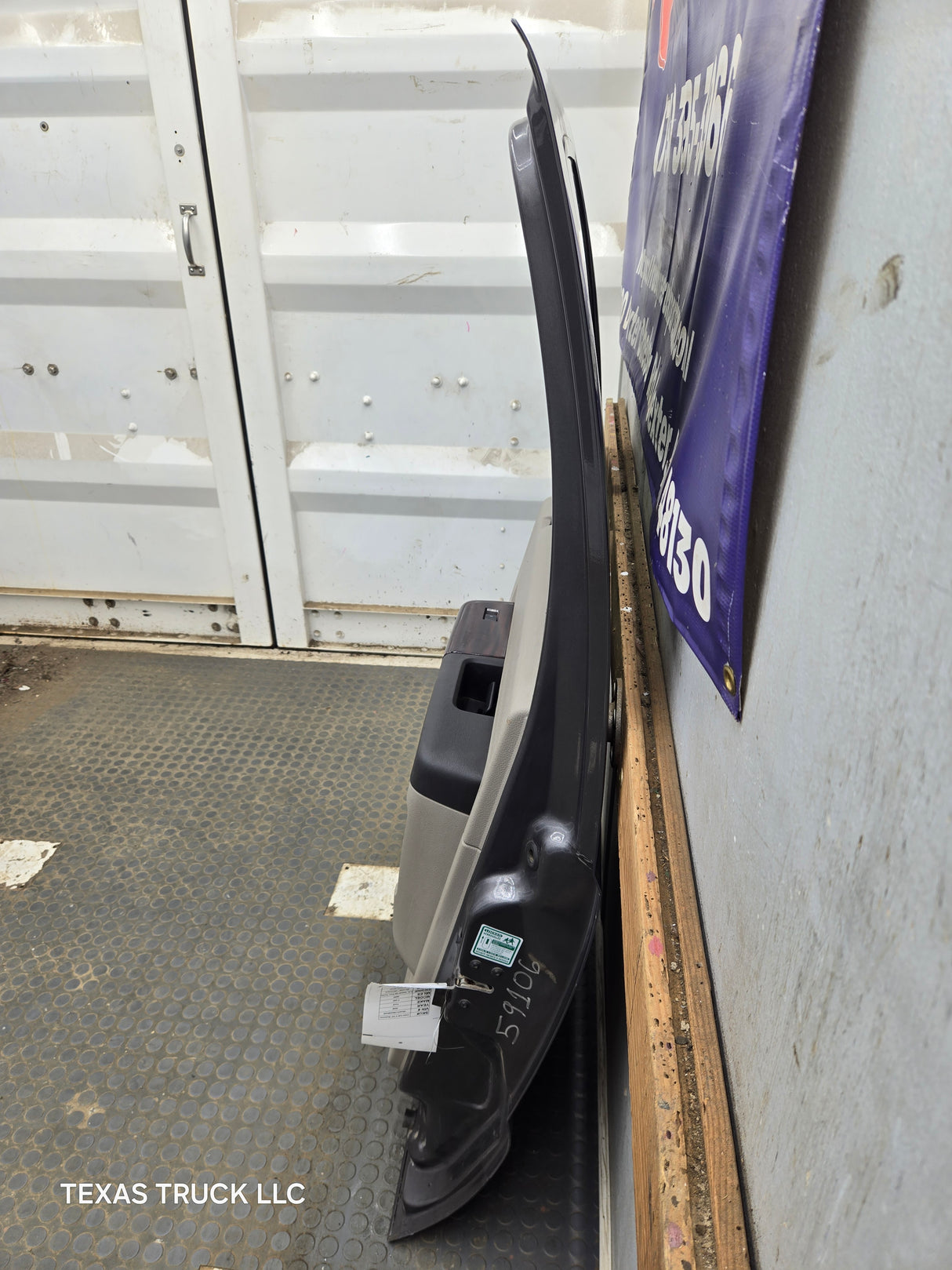 1999-2011 Ford Super Duty F250 F350 F450 F550 RH Crew Cab Passenger Side Rear Door