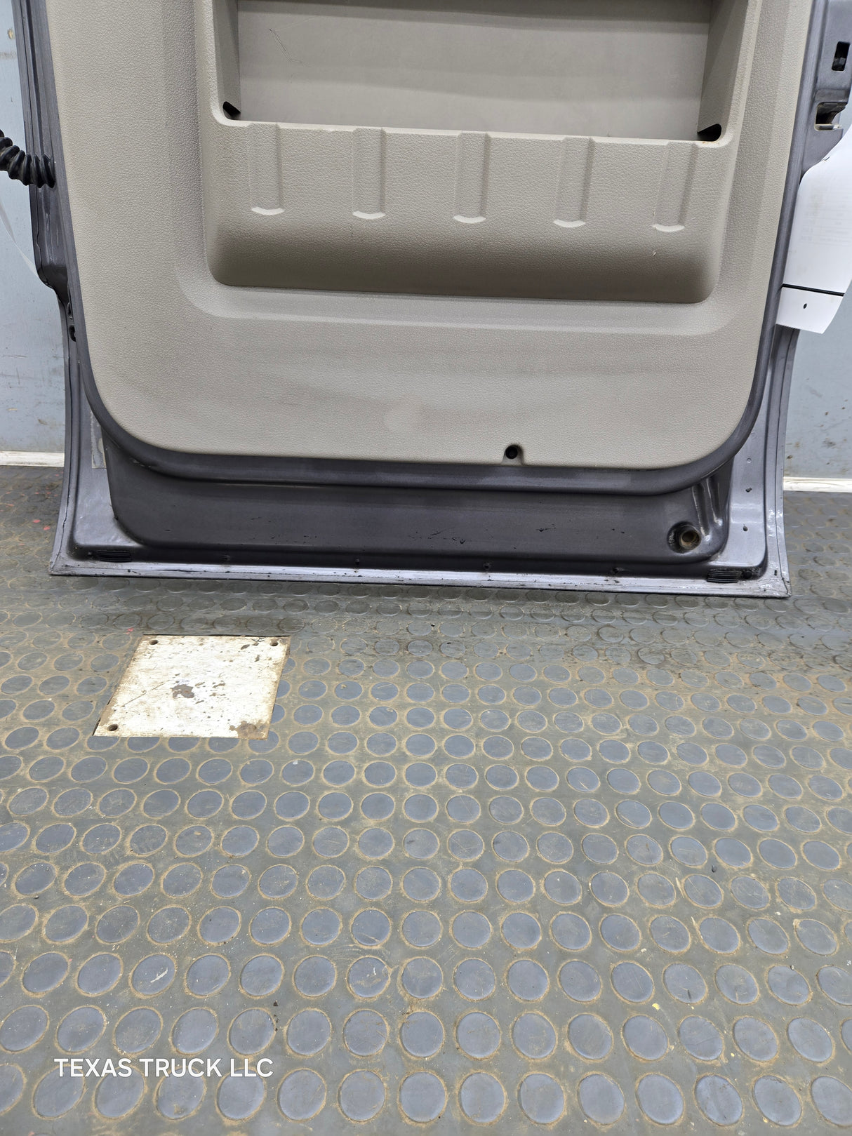 1999-2011 Ford Super Duty F250 F350 F450 F550 RH Crew Cab Passenger Side Rear Door