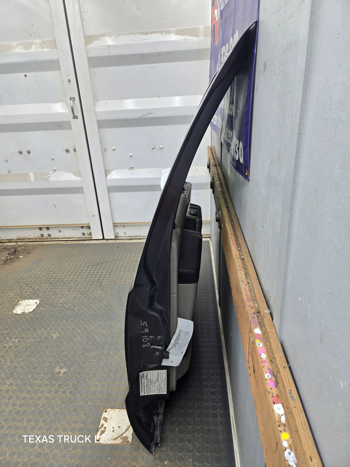 1999-2011 Ford Super Duty LH Driver Side Front Door F250 F350 F450 F550