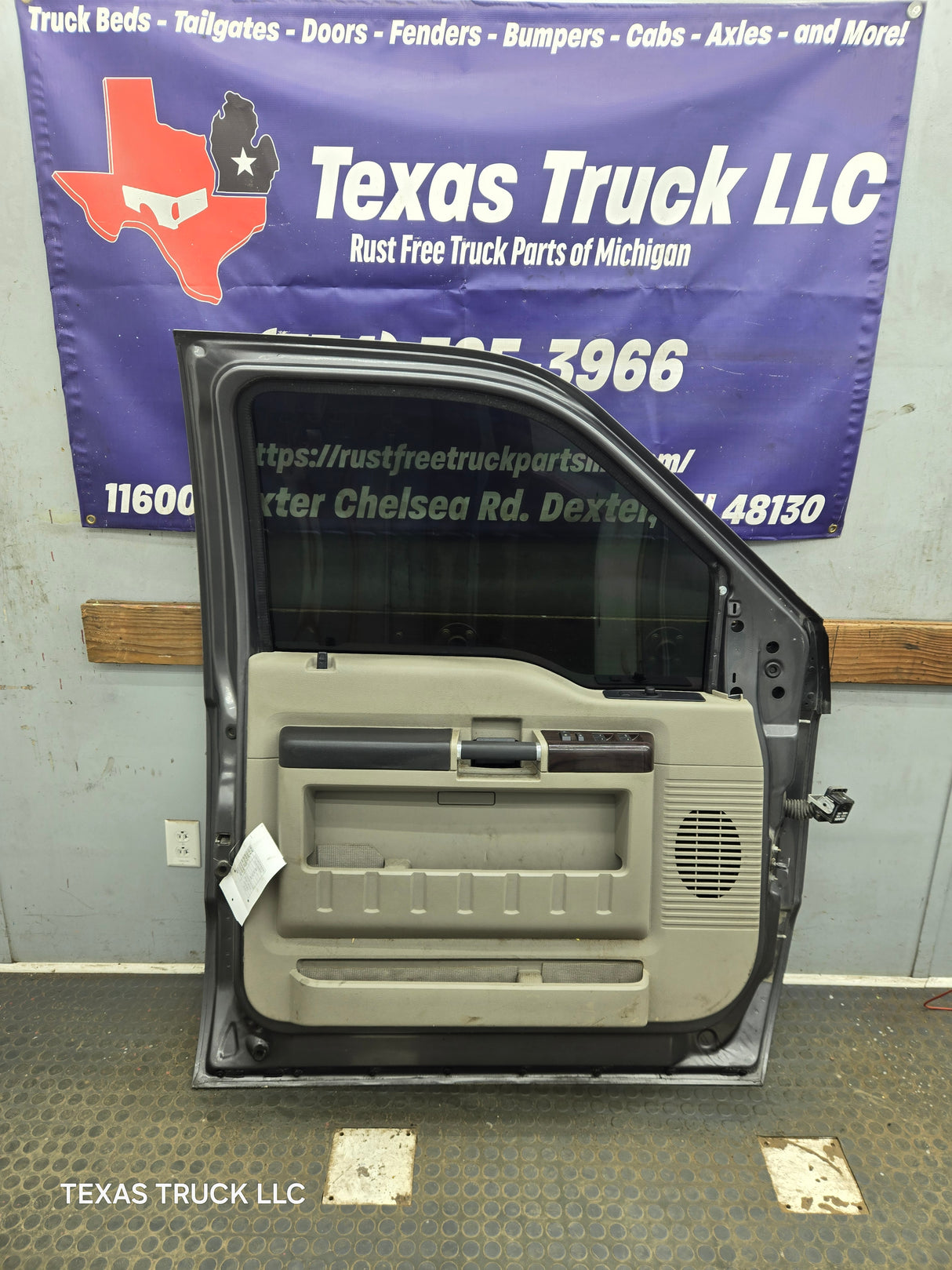 1999-2011 Ford Super Duty LH Driver Side Front Door F250 F350 F450 F550