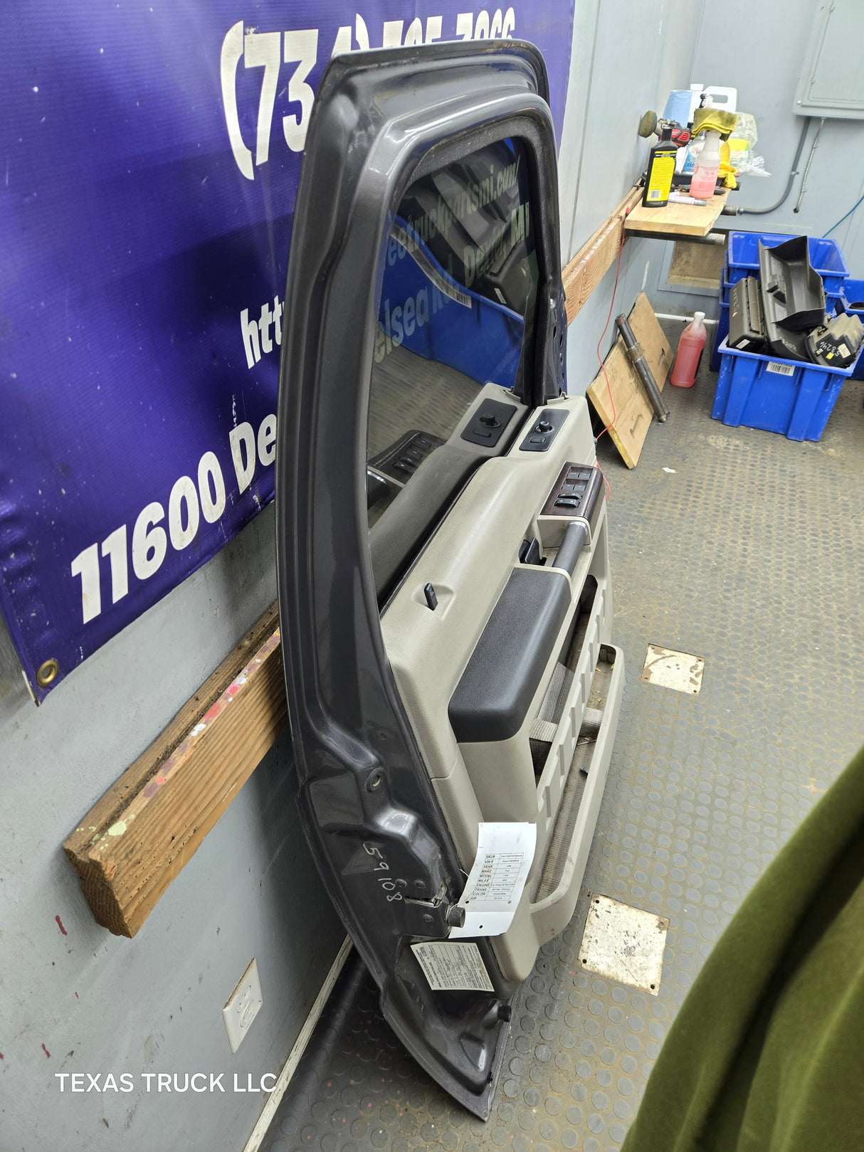 1999-2011 Ford Super Duty LH Driver Side Front Door F250 F350 F450 F550