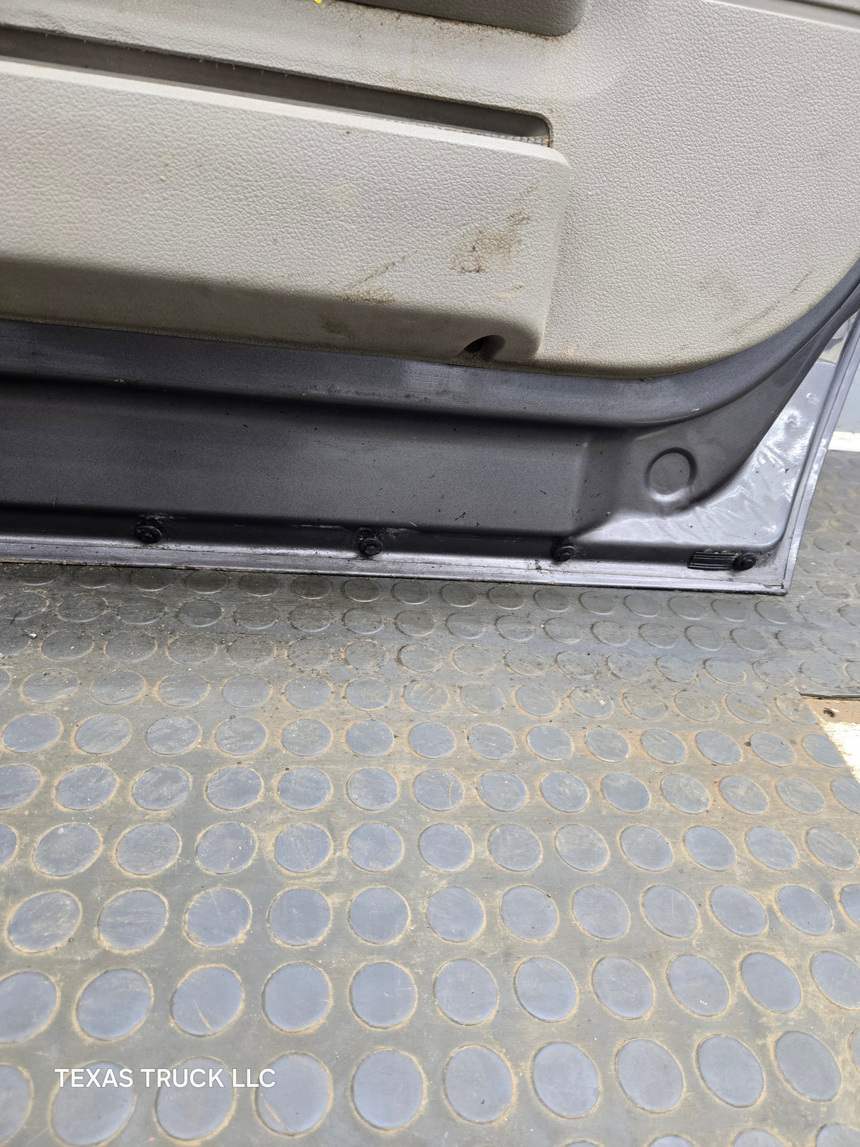 1999-2011 Ford Super Duty LH Driver Side Front Door F250 F350 F450 F550