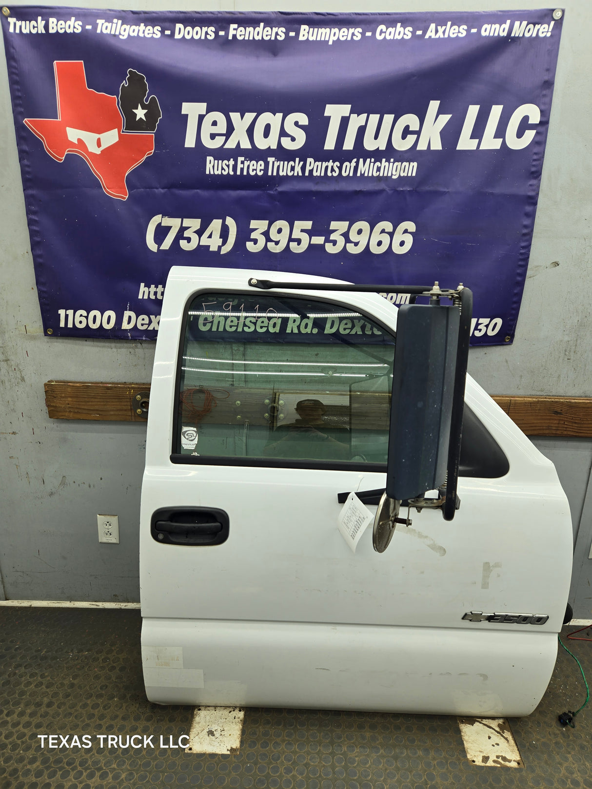 1999-2006 Chevrolet Silverado / GMC Sierra 1500 2500 3500 HD Front Passenger side Door RH