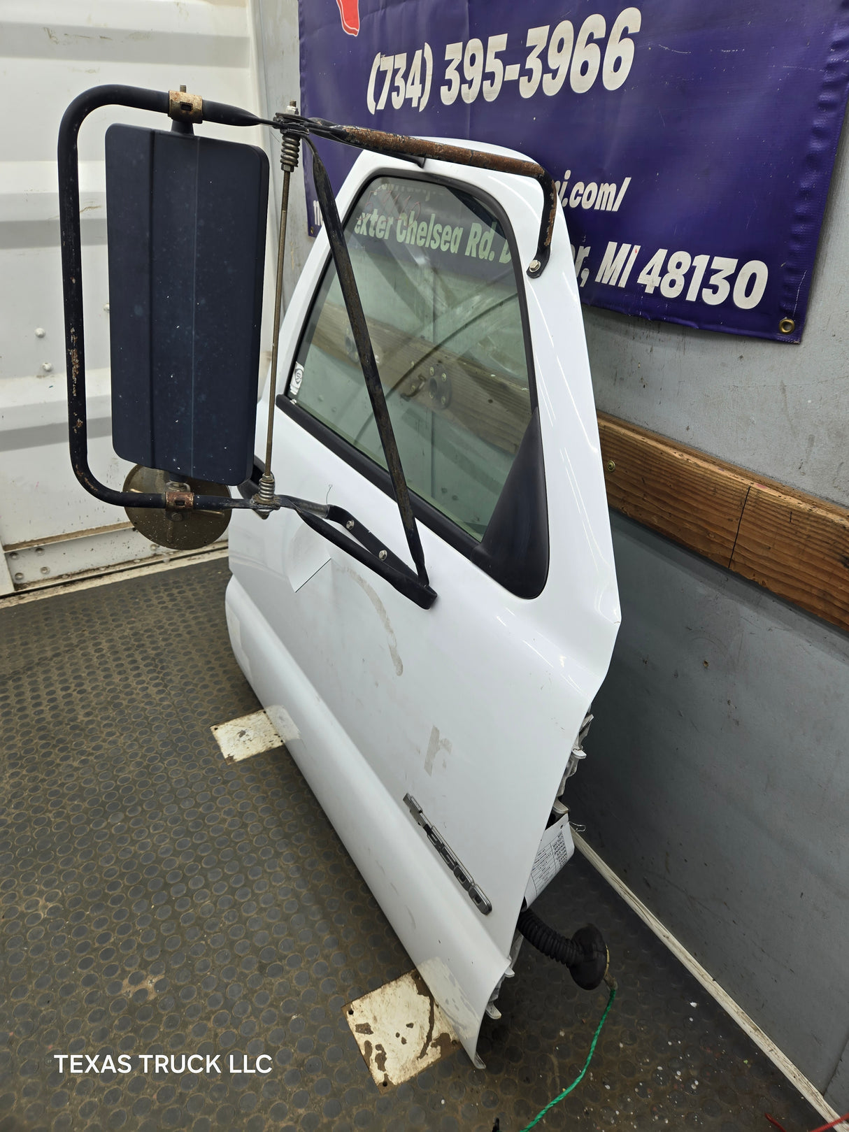 1999-2006 Chevrolet Silverado / GMC Sierra 1500 2500 3500 HD Front Passenger side Door RH