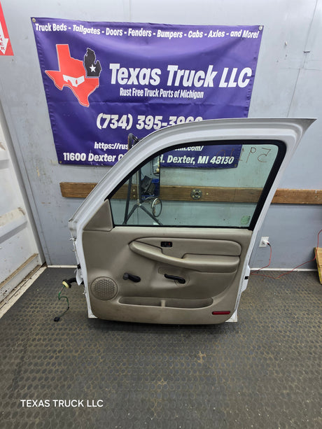 1999-2006 Chevrolet Silverado / GMC Sierra 1500 2500 3500 HD Front Passenger side Door RH
