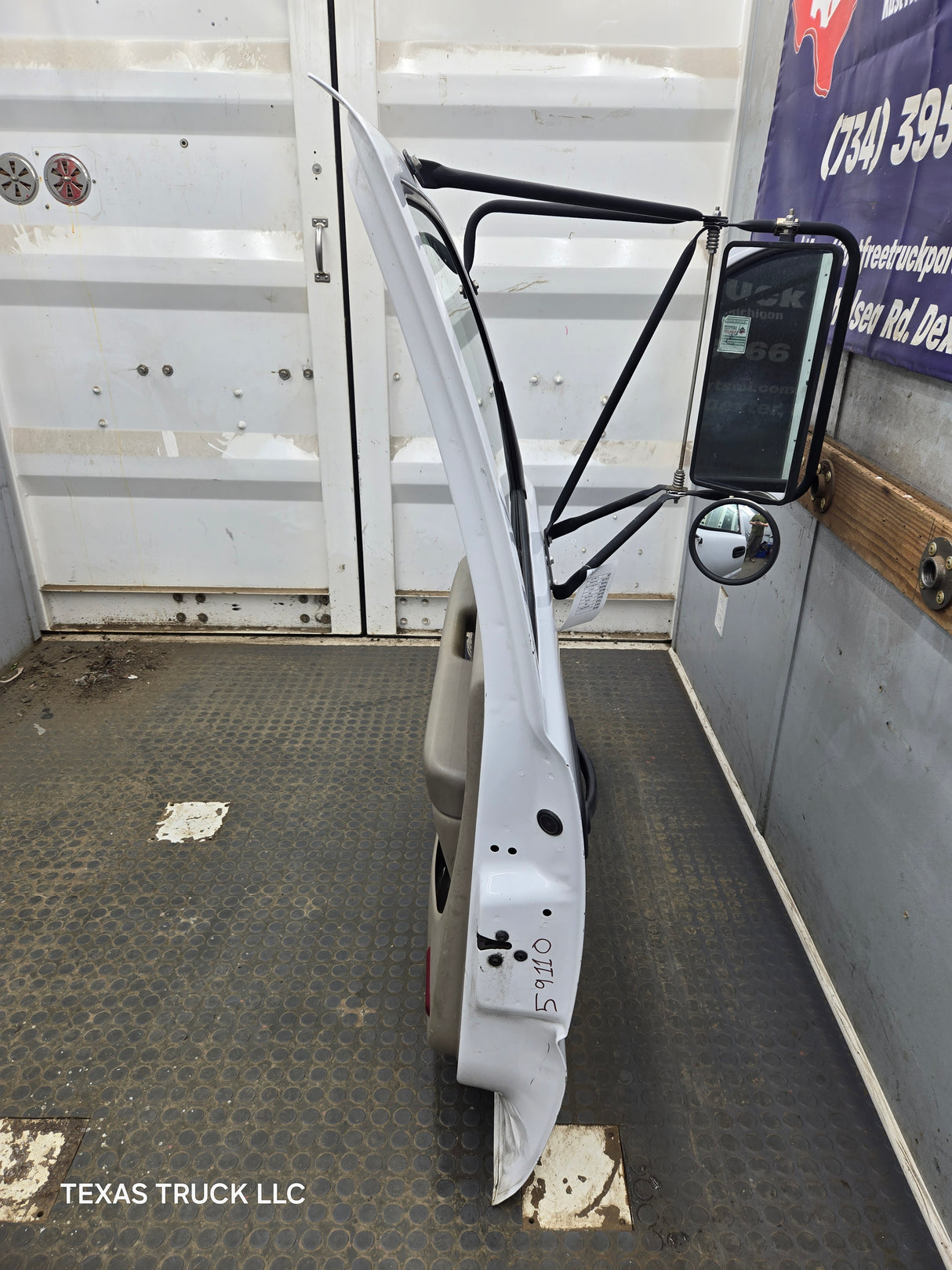 1999-2006 Chevrolet Silverado / GMC Sierra 1500 2500 3500 HD Front Passenger side Door RH