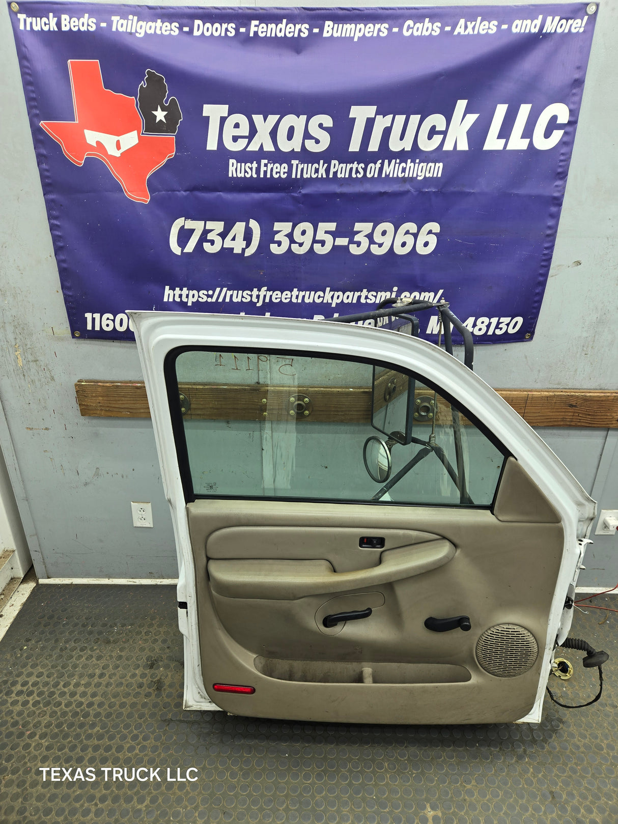 1999-2006 Chevrolet Silverado / GMC Sierra 1500 2500 3500 HD Front Driver Side Door LH