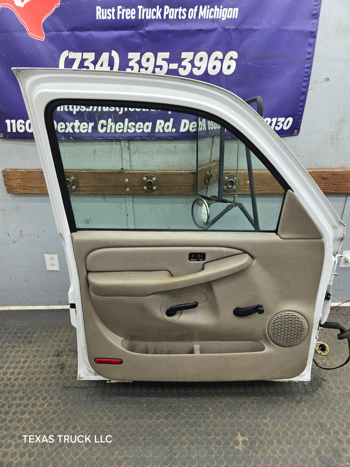 1999-2006 Chevrolet Silverado / GMC Sierra 1500 2500 3500 HD Front Driver Side Door LH