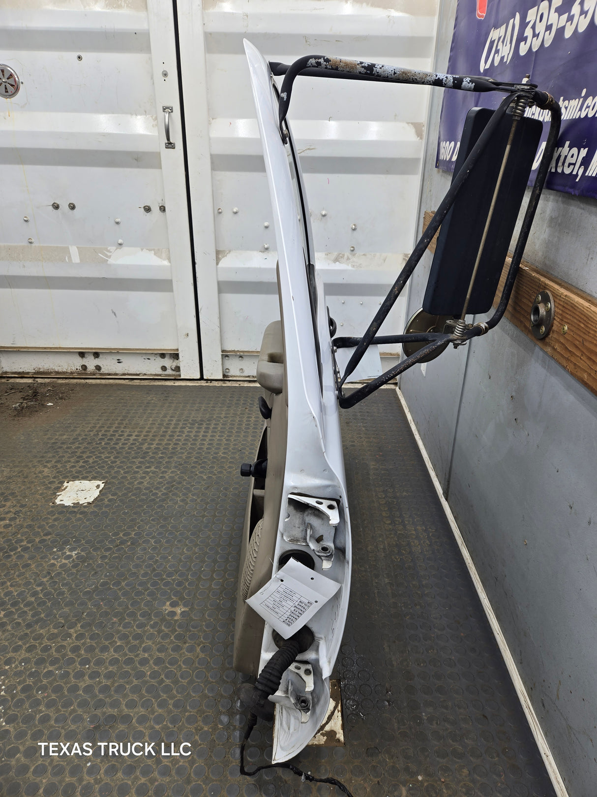 1999-2006 Chevrolet Silverado / GMC Sierra 1500 2500 3500 HD Front Driver Side Door LH