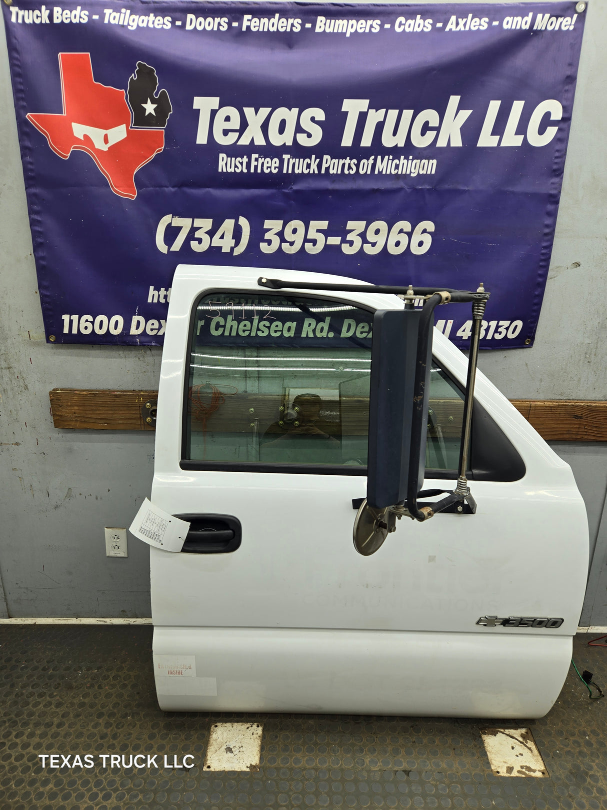 1999-2006 Chevrolet Silverado / GMC Sierra 1500 2500 3500 HD Front Passenger side Door RH
