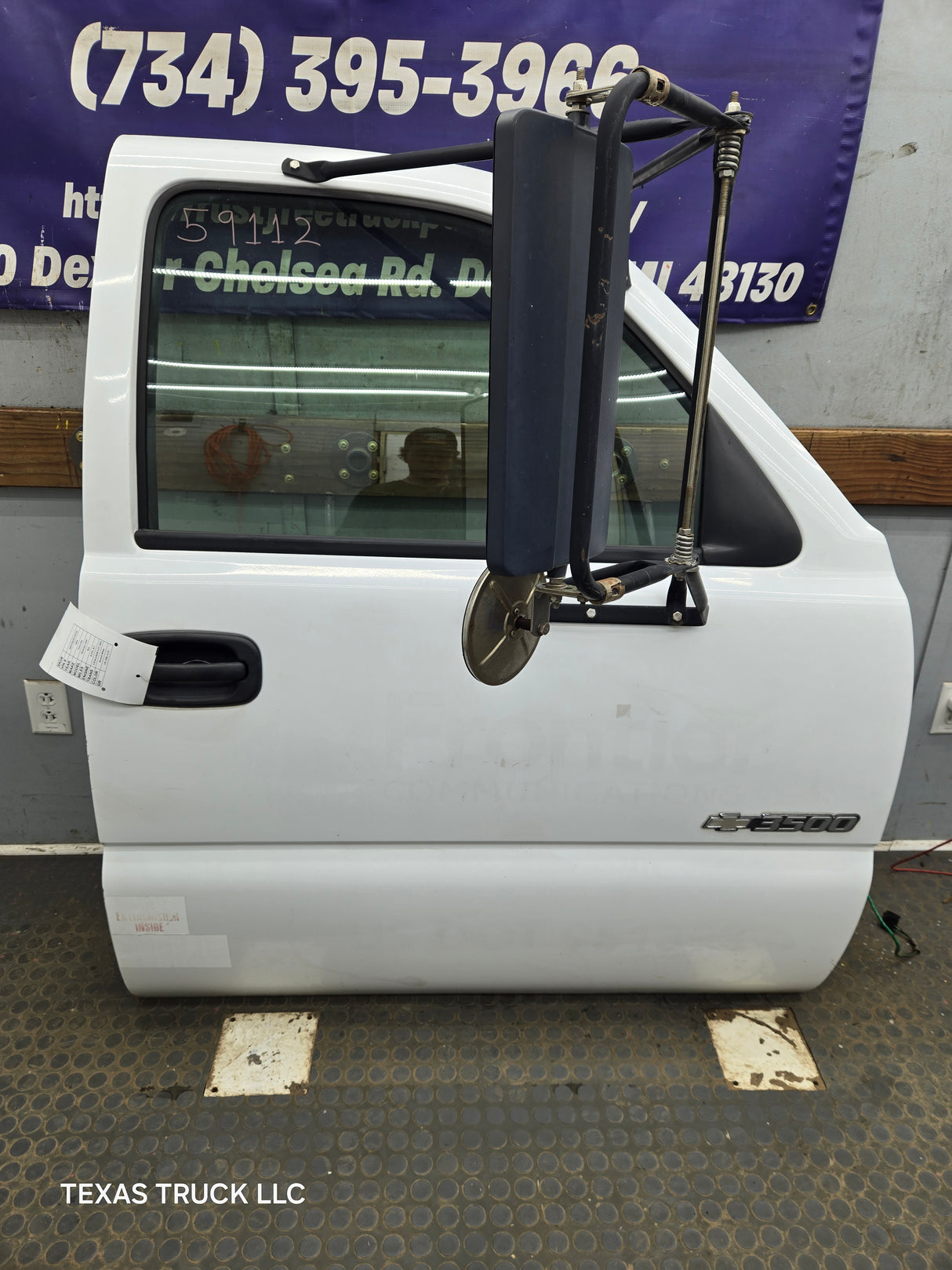 1999-2006 Chevrolet Silverado / GMC Sierra 1500 2500 3500 HD Front Passenger side Door RH