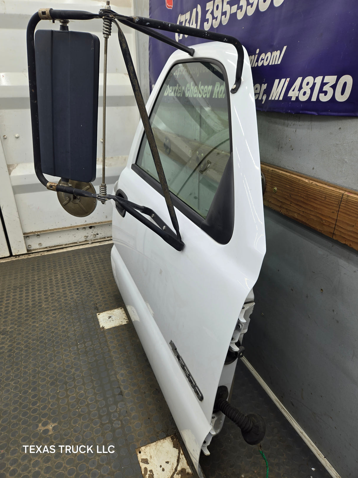 1999-2006 Chevrolet Silverado / GMC Sierra 1500 2500 3500 HD Front Passenger side Door RH