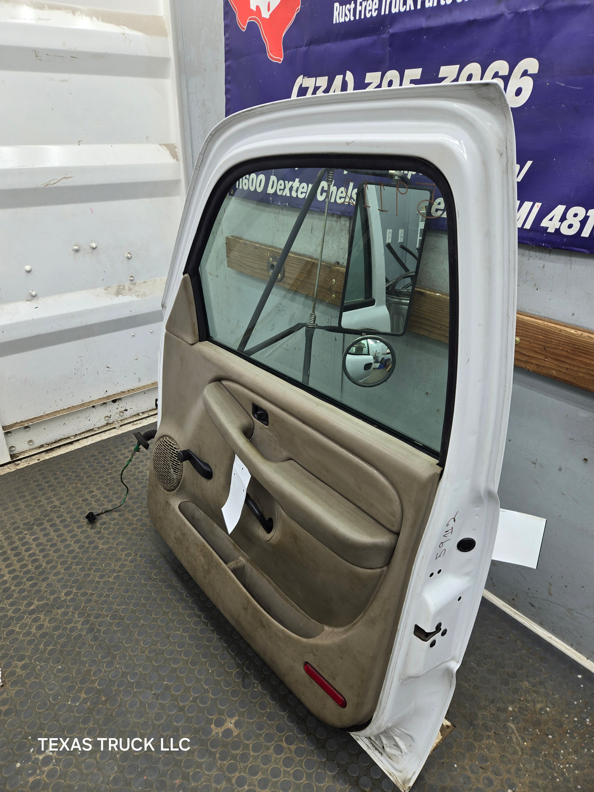 1999-2006 Chevrolet Silverado / GMC Sierra 1500 2500 3500 HD Front Passenger side Door RH