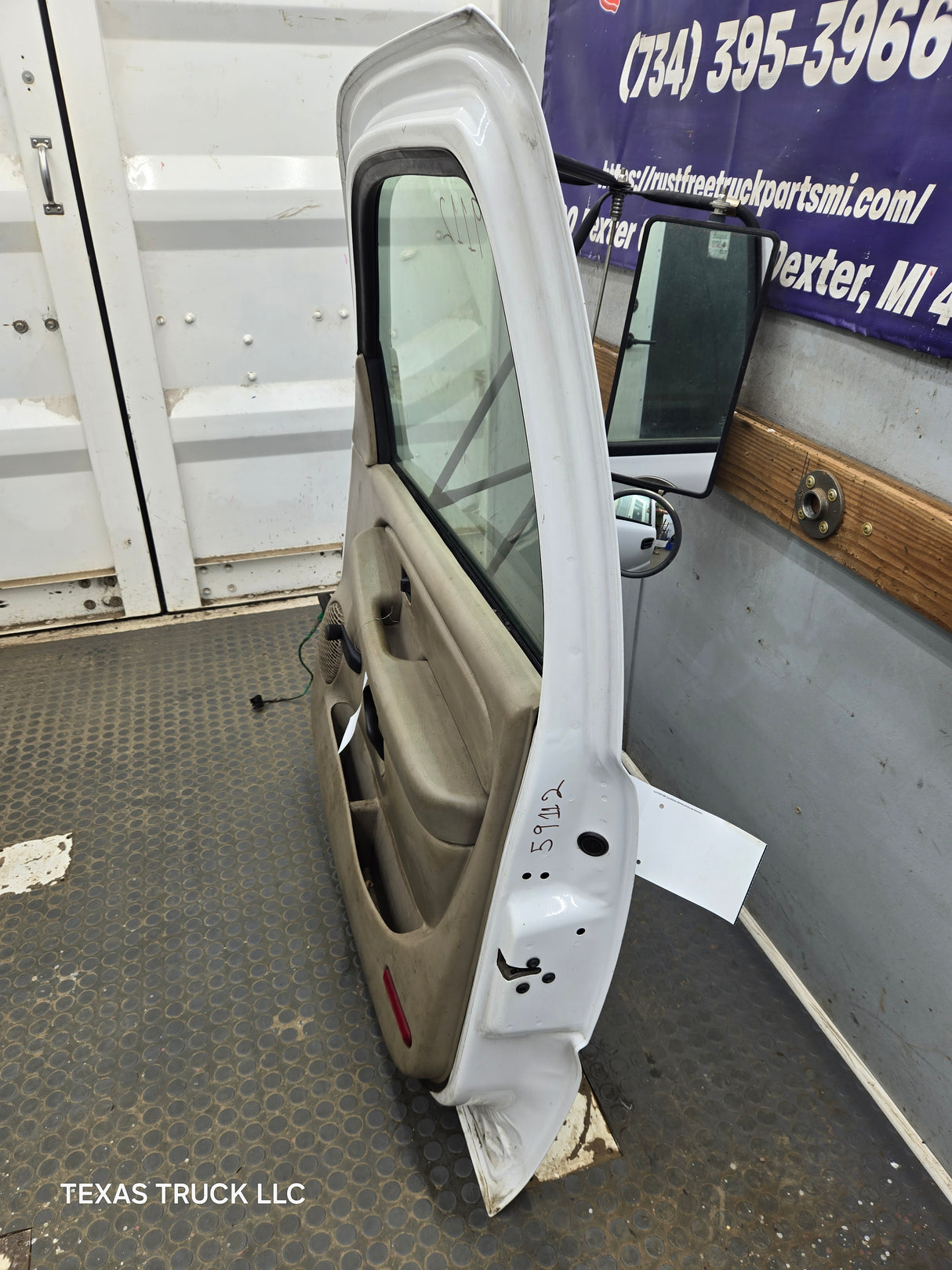 1999-2006 Chevrolet Silverado / GMC Sierra 1500 2500 3500 HD Front Passenger side Door RH