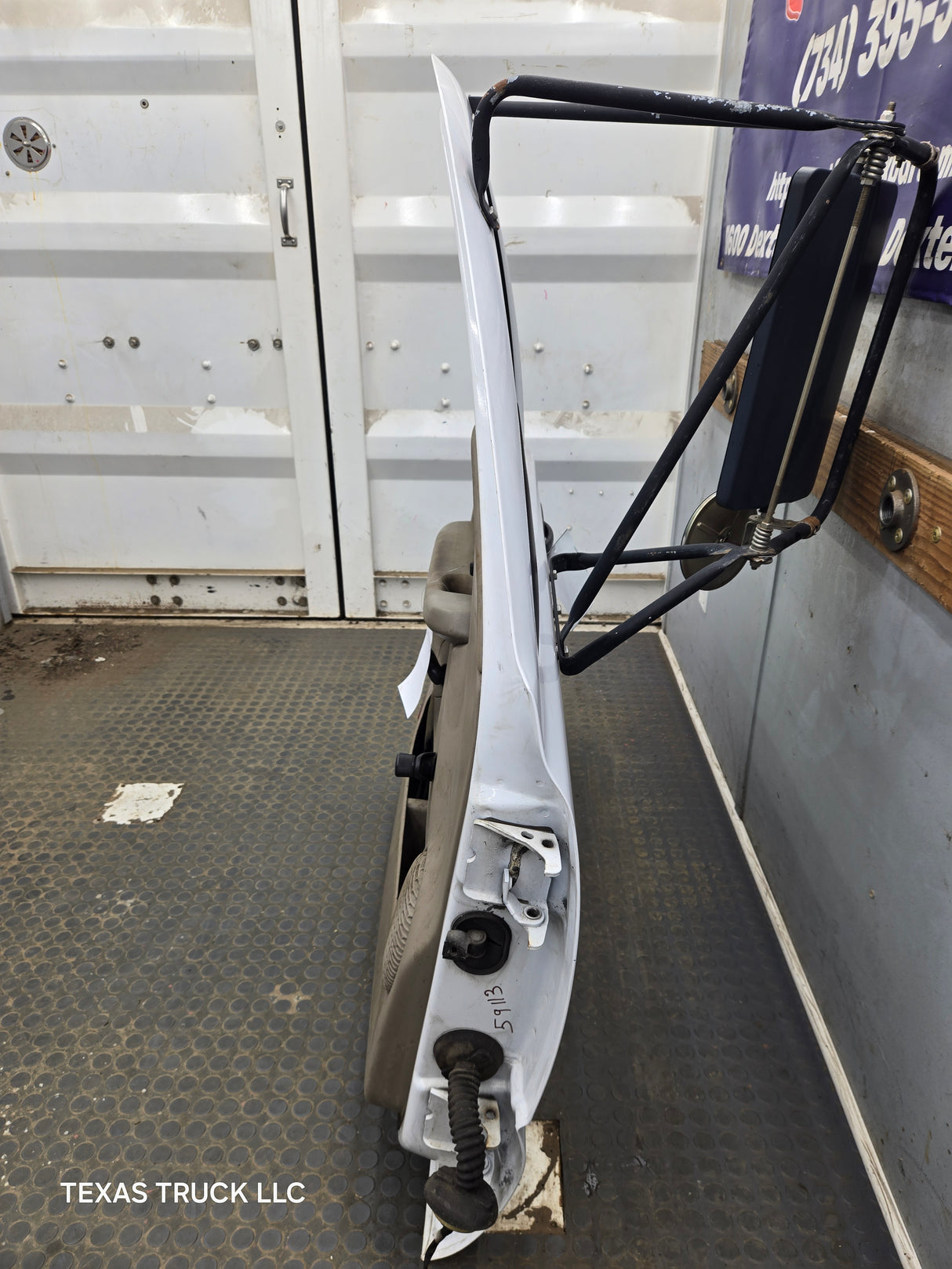 1999-2006 Chevrolet Silverado / GMC Sierra 1500 2500 3500 HD Front Driver Side Door LH