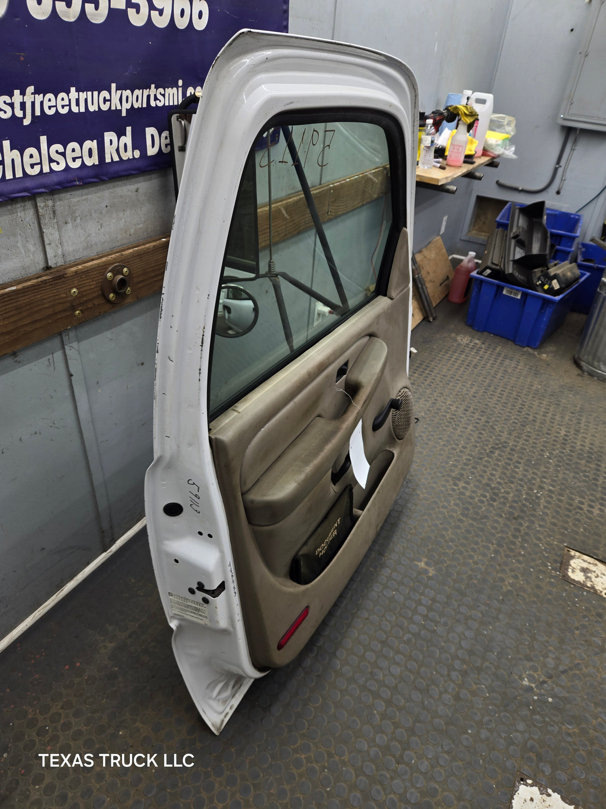 1999-2006 Chevrolet Silverado / GMC Sierra 1500 2500 3500 HD Front Driver Side Door LH