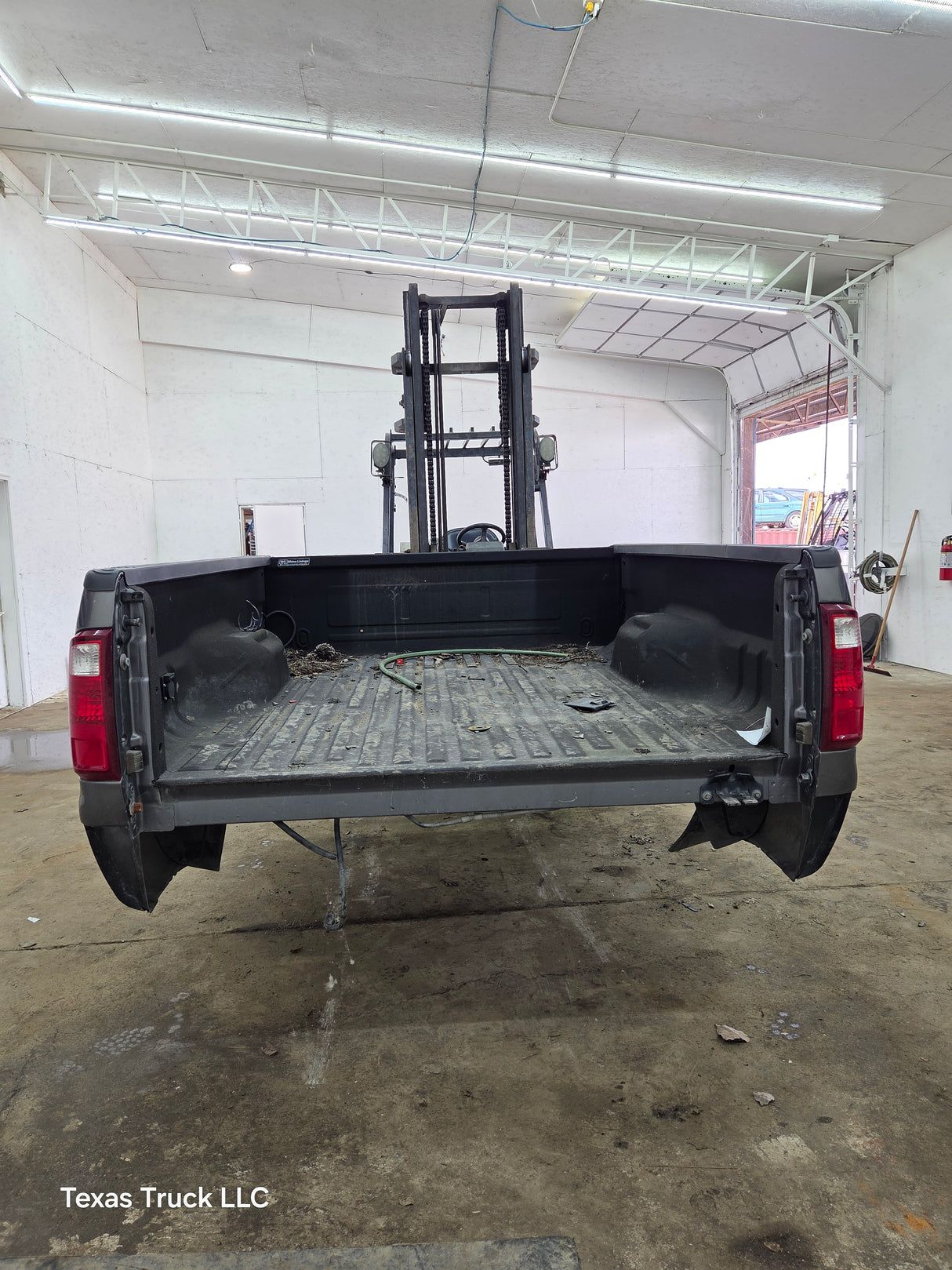1999-2010 Ford Super Duty F250 F350 6' 9" Short Truck Bed