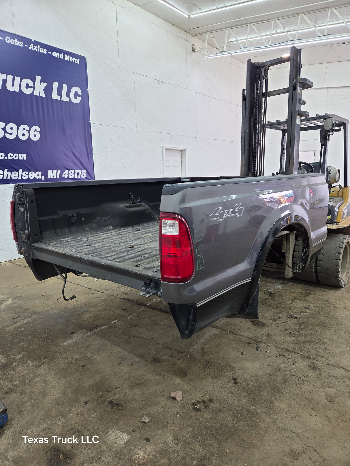 1999-2010 Ford Super Duty F250 F350 6' 9" Short Truck Bed