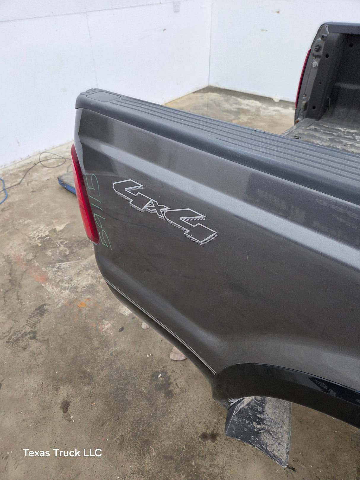 1999-2010 Ford Super Duty F250 F350 6' 9" Short Truck Bed