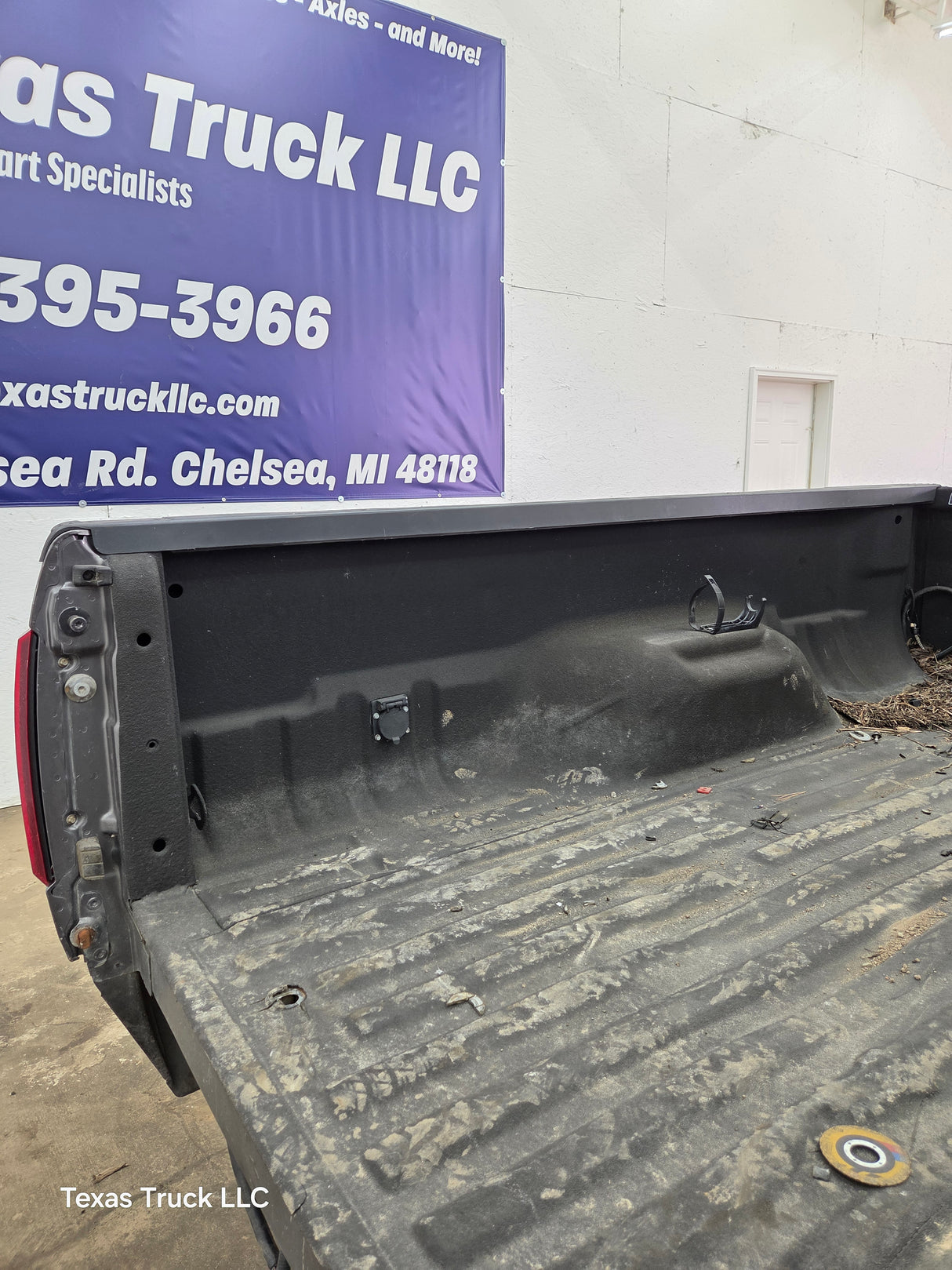 1999-2010 Ford Super Duty F250 F350 6' 9" Short Truck Bed