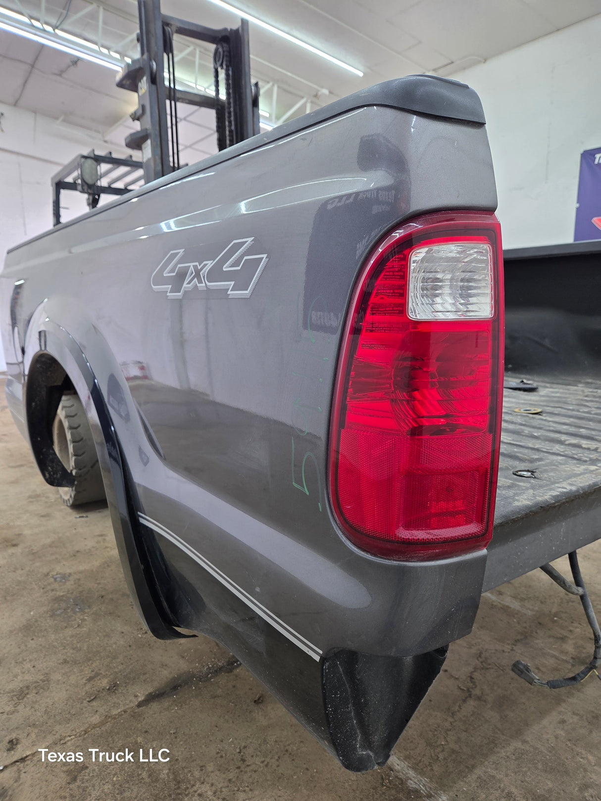 1999-2010 Ford Super Duty F250 F350 6' 9" Short Truck Bed