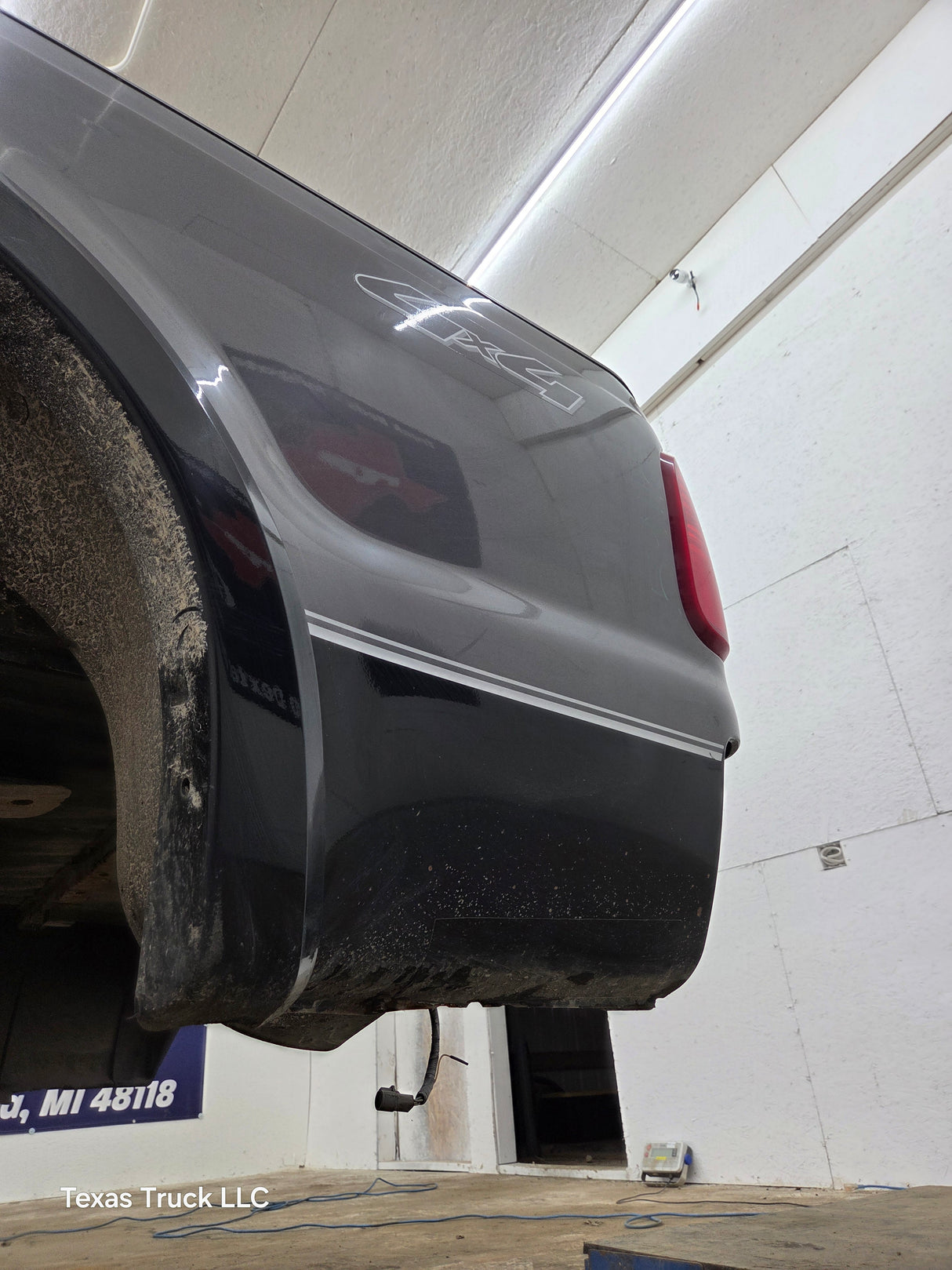 1999-2010 Ford Super Duty F250 F350 6' 9" Short Truck Bed