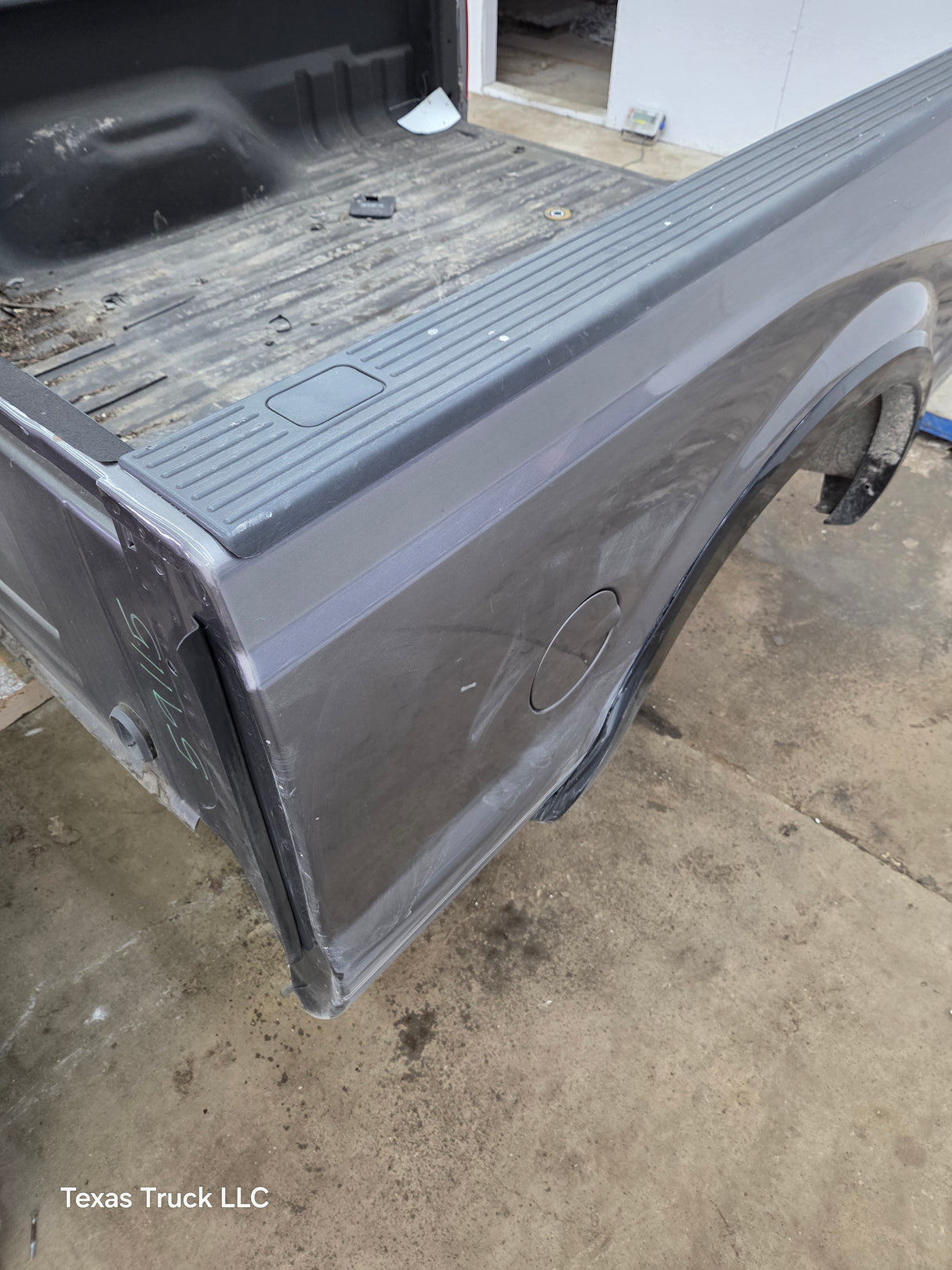 1999-2010 Ford Super Duty F250 F350 6' 9" Short Truck Bed