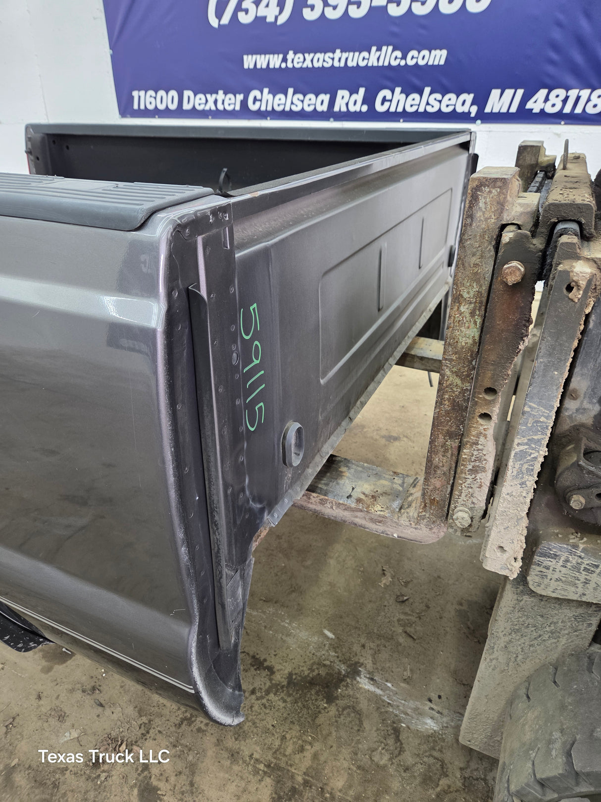 1999-2010 Ford Super Duty F250 F350 6' 9" Short Truck Bed