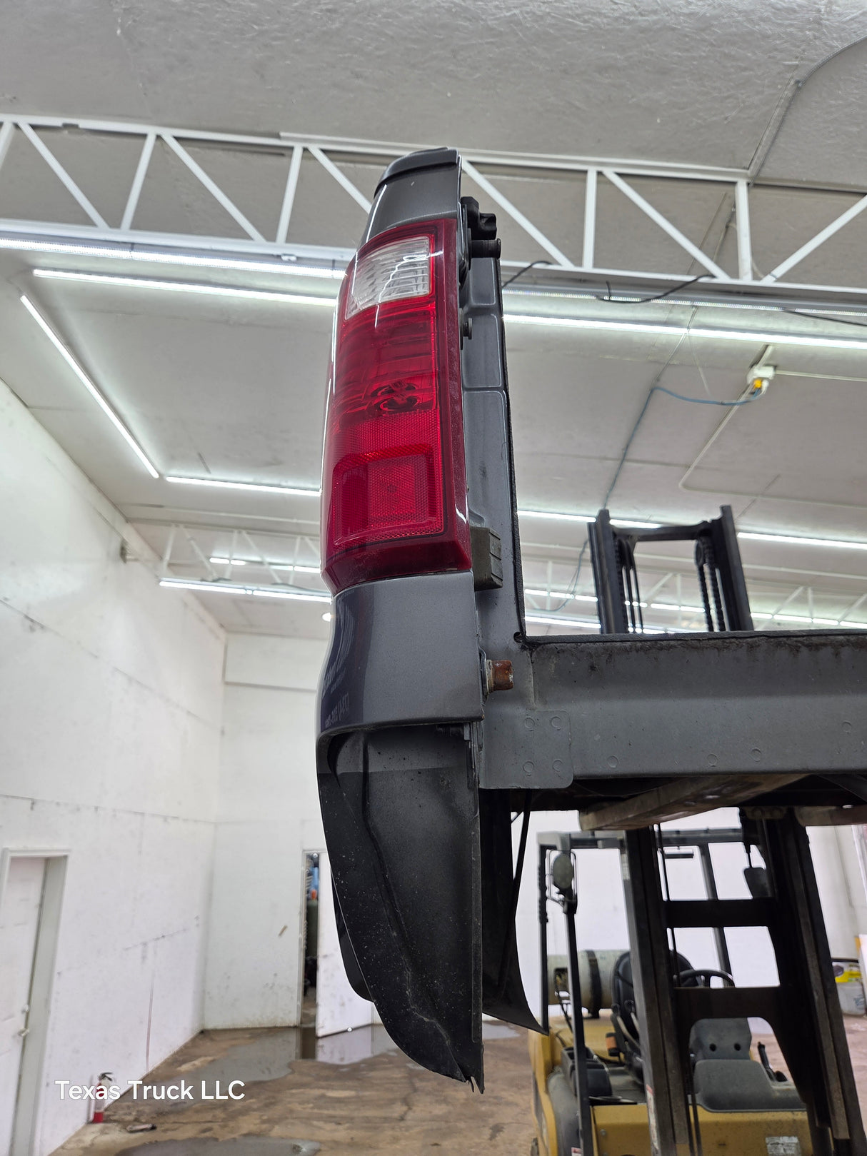 1999-2010 Ford Super Duty F250 F350 6' 9" Short Truck Bed