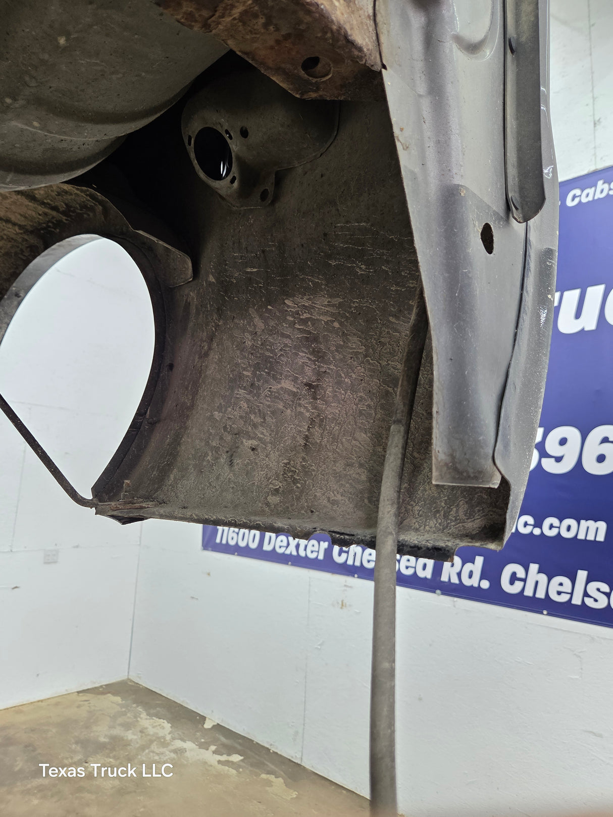 1999-2010 Ford Super Duty F250 F350 6' 9" Short Truck Bed