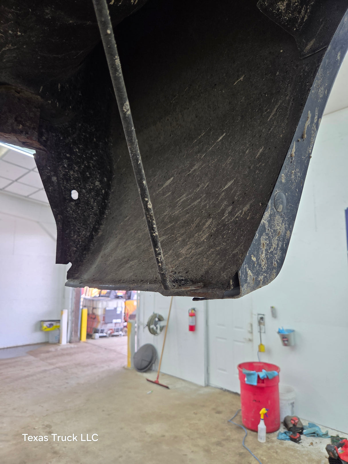 1999-2010 Ford Super Duty F250 F350 6' 9" Short Truck Bed