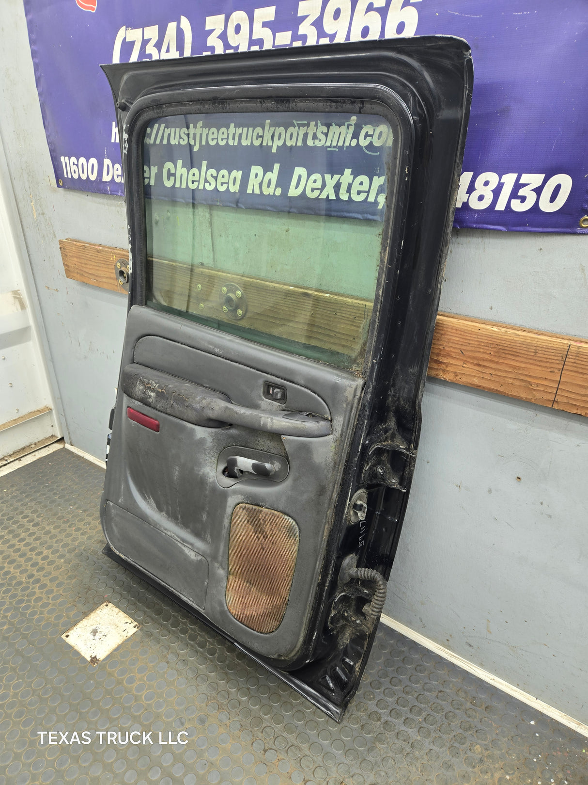1999-2007 Chevrolet Silverado / GMC Sierra 1500 2500 3500 HD Rear Driver side LH Crew Cab rear door